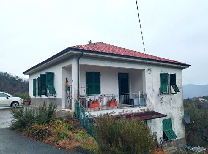 Appartamento con 6 locali in vendita in Via Giugno, Follo