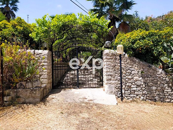 Casa trilocale in vendita in Modica