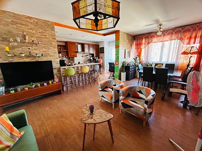 Appartamento quadrilocale in vendita in Via Leoncavallo, Aprilia