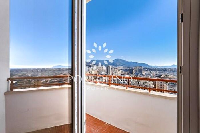 Appartamento bilocale in vendita in Via Fieschi, Genova