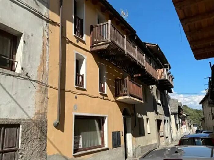 Appartamento trilocale in vendita in Via Roma, Quart