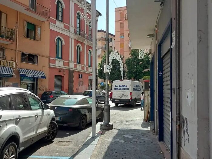 Appartamento con 5 locali in affitto in Via Vernieri, Salerno