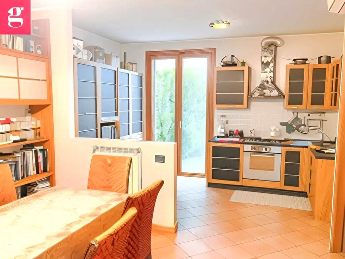 Casa quadrilocale in vendita in Piazza Tino Bruschi, Zelo Buon Persico