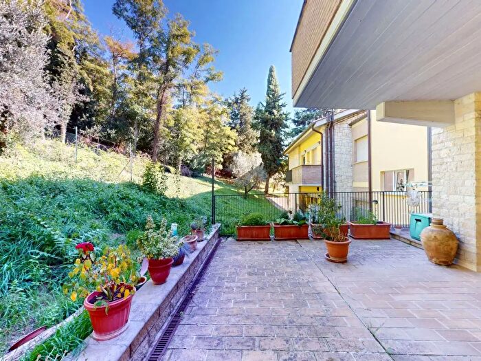 Appartamento con 5 locali in vendita in Via San Benedetto, Assisi