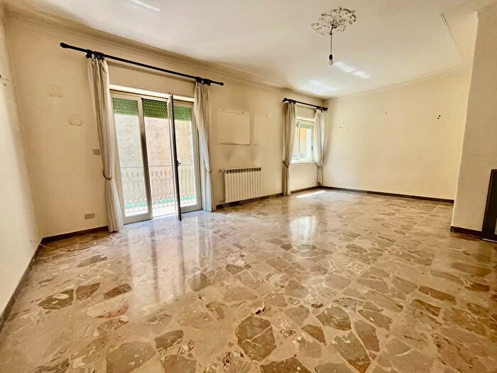 Appartamento con 5 locali in vendita in Via San Antonio Abate, Misterbianco