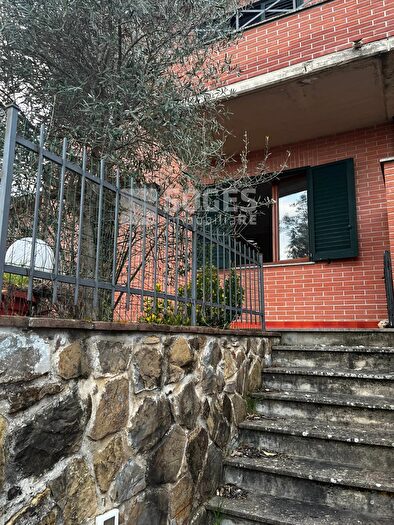 Casa con 5 locali in vendita in Via delle Querci, Bucine
