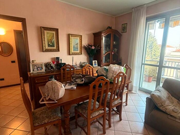 Appartamento trilocale in affitto in Via Giuseppe Mazzini, Gorgonzola