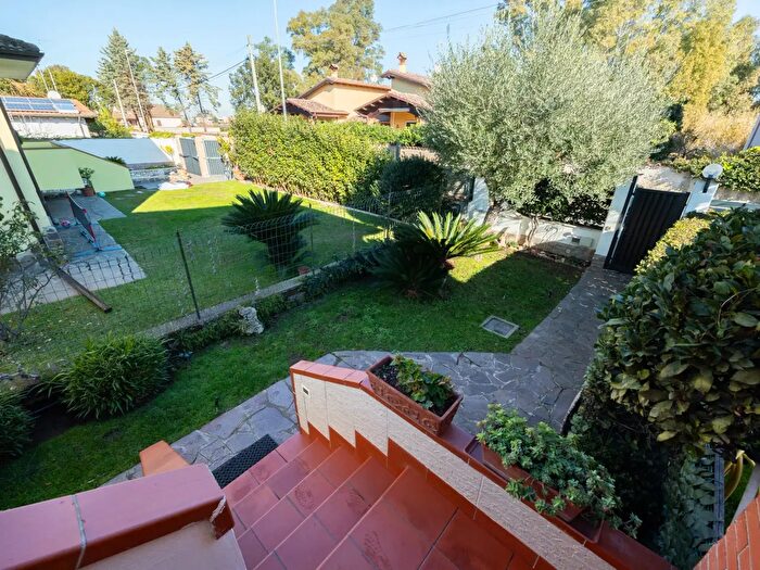 Appartamento trilocale in vendita in Via Luigi Spazzapan, Roma