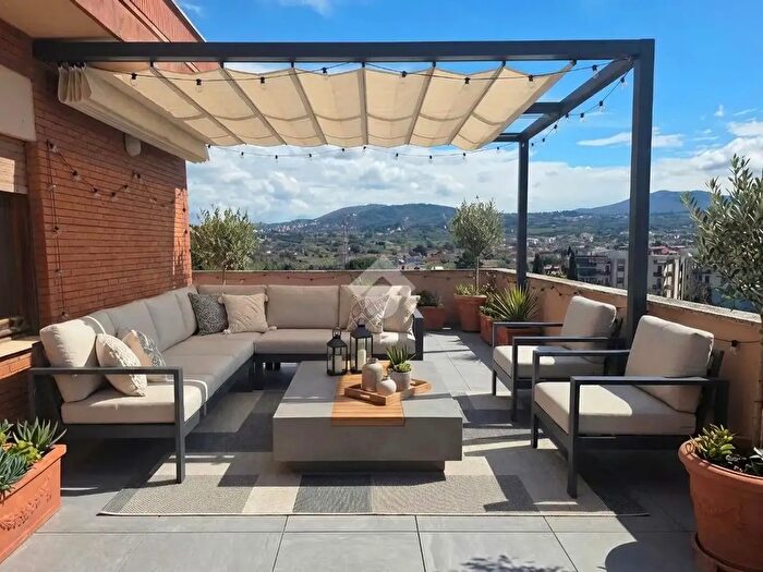 Appartamento trilocale in vendita in Via Gorizia, Ciampino