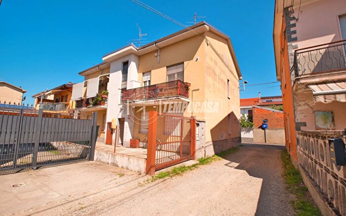 Appartamento trilocale in vendita in Cameri