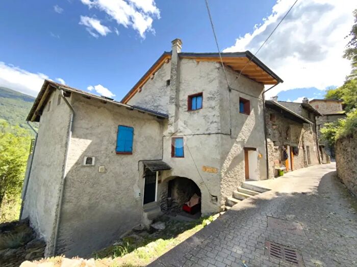 Casa trilocale in vendita in Via San Martino, Grosotto