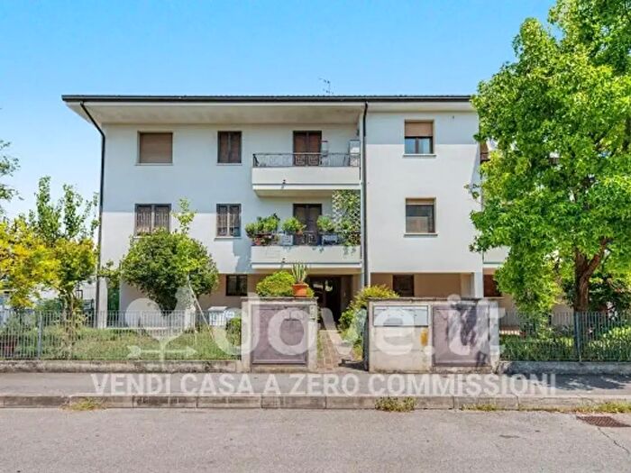 Appartamento trilocale in vendita in Via Monsignor Placido Ponchia, Padova