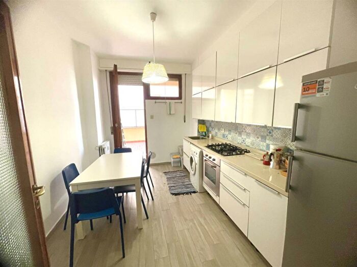 Appartamento con 5 locali in affitto in Viale delle Piagge, Le Piagge, Pisa
