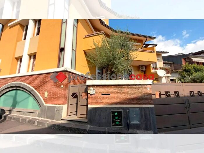 Appartamento bilocale in vendita in Via Narduzzo, Pedara