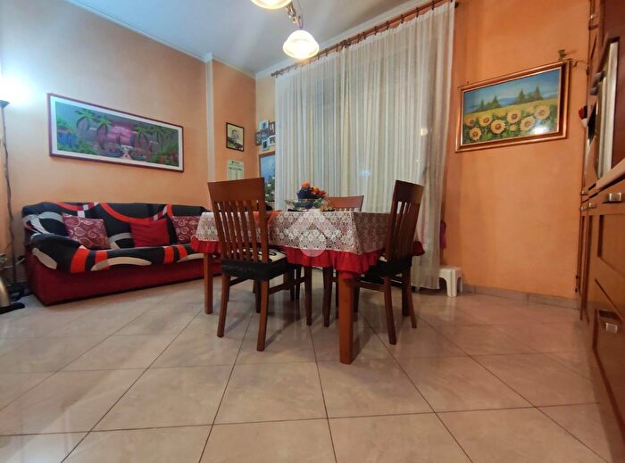 Appartamento trilocale in vendita in Via Sospello, Torino