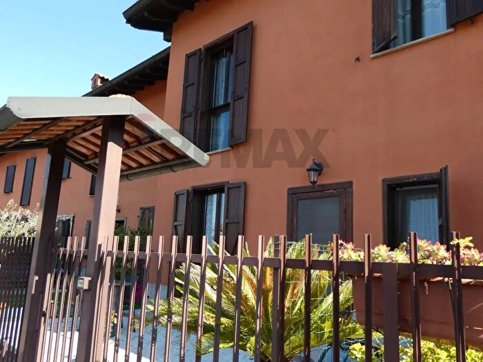 Casa trilocale in vendita in Via Cadorna, Zinasco