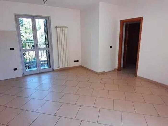 Appartamento trilocale in affitto in Contrada Barbone Nn, Cappelle sul Tavo