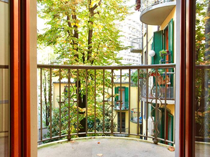 Appartamento bilocale in affitto in Via Cola Montano, Isola, Milano