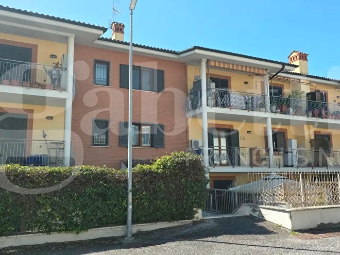 Appartamento trilocale in vendita in Via Monte Argentario, Fonte Nuova