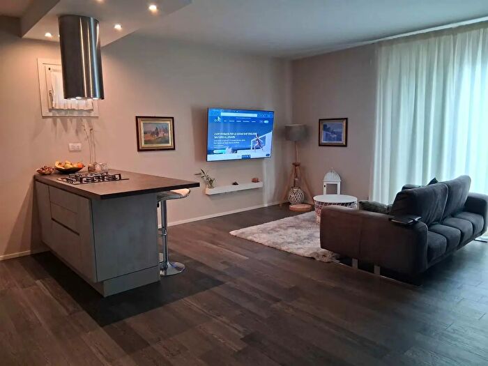 Appartamento quadrilocale in vendita in Campi Bisenzio