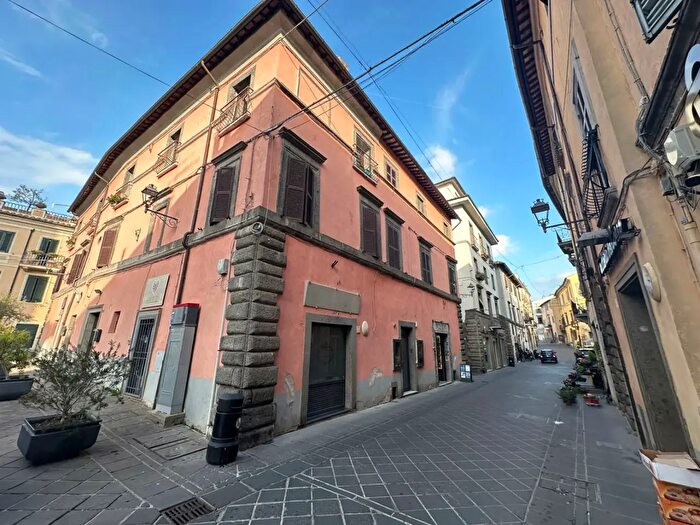Appartamento trilocale in vendita in Via Ascanio Celsi, Nepi