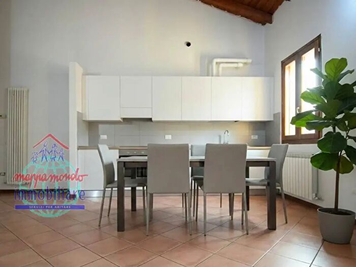 Appartamento trilocale in vendita in Via Emilia Ponente, Bologna