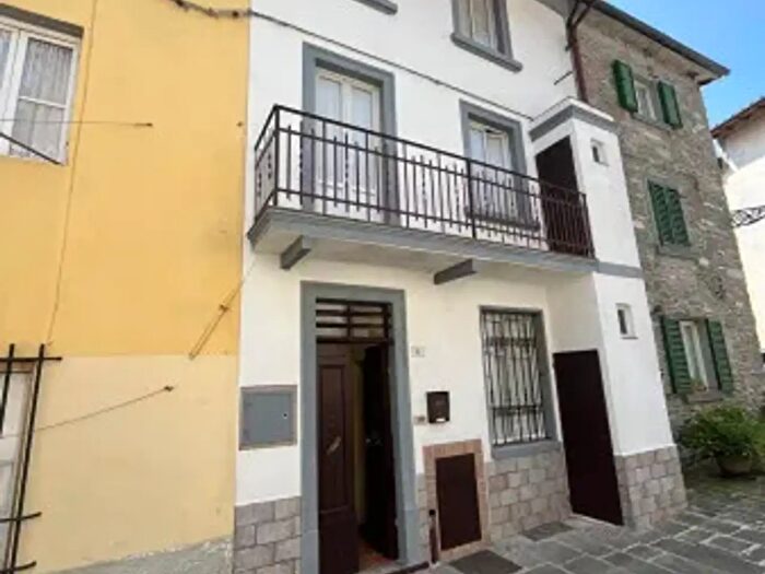 Casa con 6 locali in vendita in Marradi