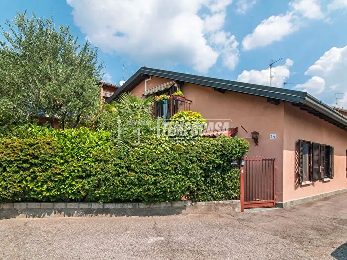 Appartamento quadrilocale in vendita in Via Villa Giovio, Como