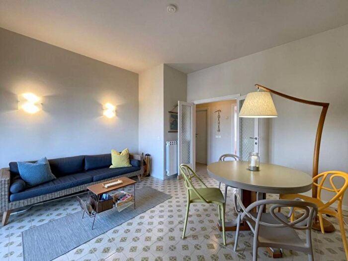 Appartamento quadrilocale in affitto in Via Adolfo Massei, Lido di Camaiore, Camaiore