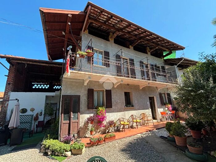 Casa con 5 locali in vendita in Via Vaglio, Varallo Pombia