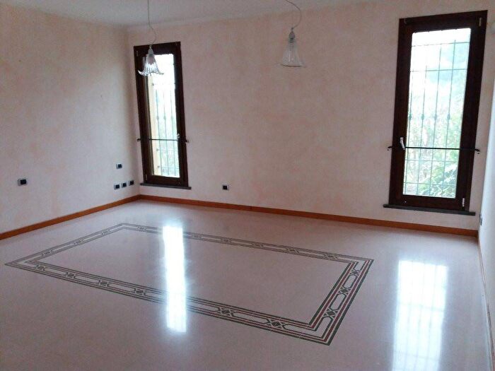 Casa con 6 locali in affitto in Via G Castelnuovo Arena Metato, Arena Metato, San Giuliano Terme