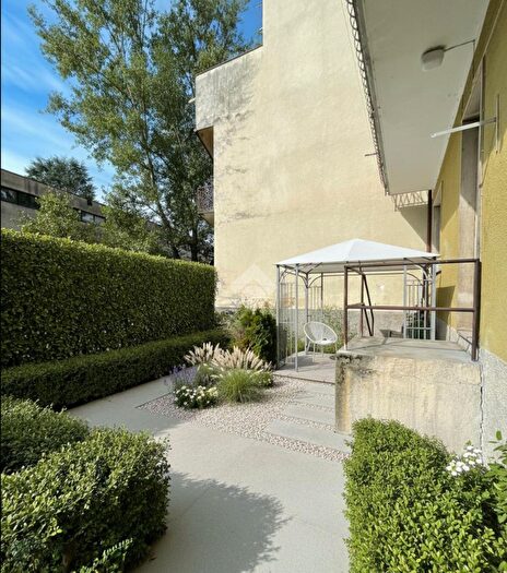 Appartamento trilocale in vendita in Via Piave, Leffe