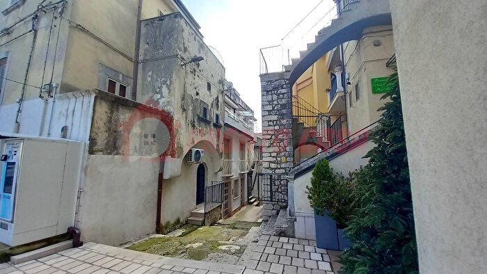 Appartamento con 7 locali in vendita in Via Luigi Falco, Ischitella