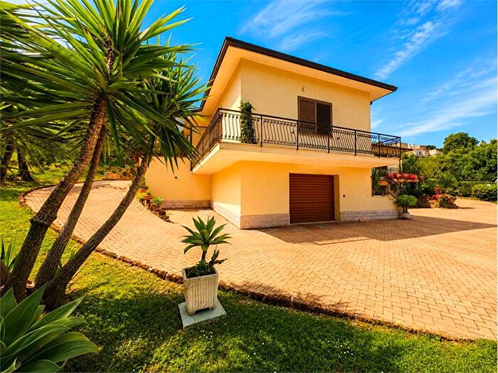 Casa quadrilocale in affitto in frazione sappanico M, Ghettarello Sappanico, Ancona
