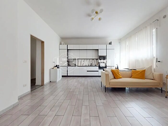 Appartamento trilocale in vendita in Via Dante Alighieri, Casamassima