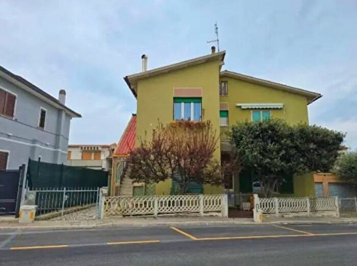 Casa trilocale in vendita in Via del Conero, Numana