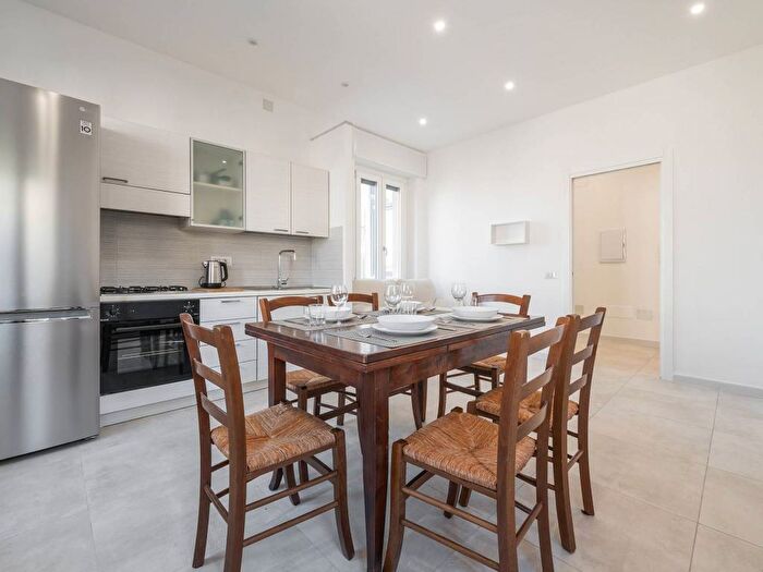 Appartamento trilocale in affitto in Via La Vega, La Vega Regioni, Cagliari