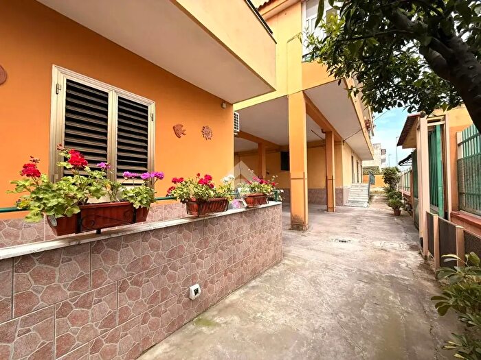 Appartamento con 5 locali in vendita in Via Luisa San Felice, Casavatore