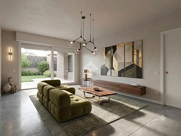 Appartamento trilocale in vendita in Via San Pietro, Solaro