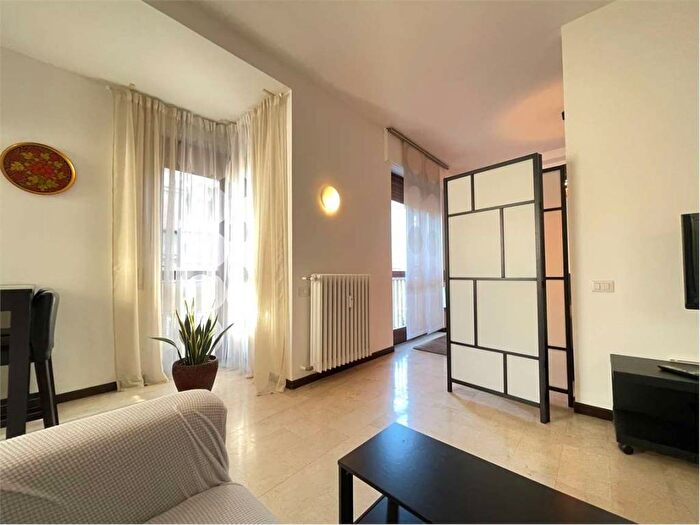 Appartamento bilocale in affitto in Via Lazzaretto, Repubblica, Milano