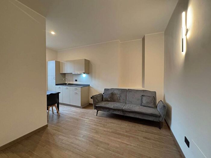 Appartamento bilocale in affitto in Via Milazzo, Moscova, Milano