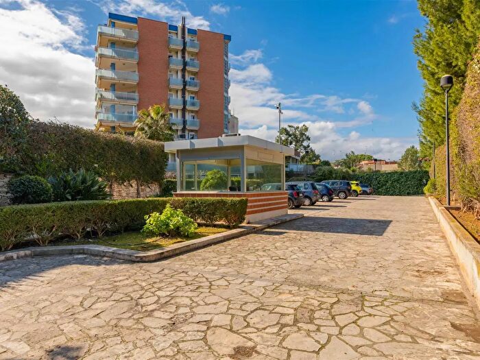 Appartamento quadrilocale in vendita in Via Raffaele Bovio, Bari