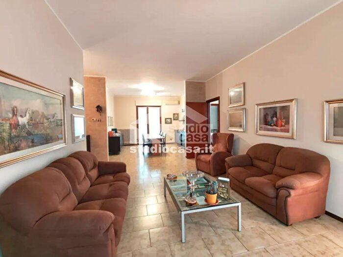 Appartamento trilocale in vendita in Via Don Minzoni, Crema