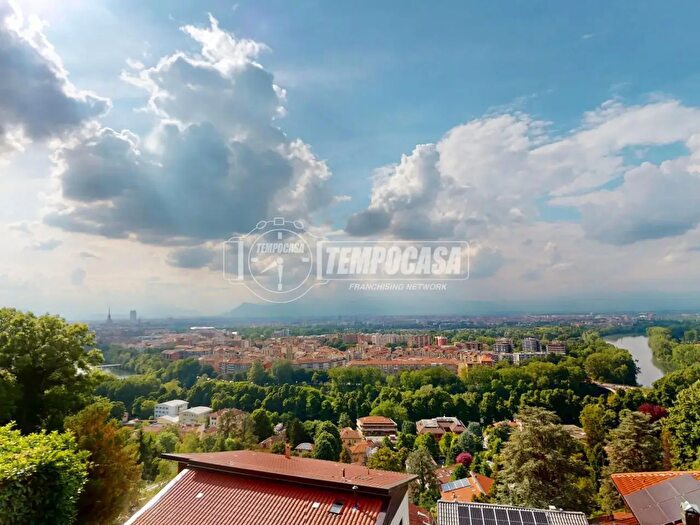 Casa con 10 locali in vendita in Strada di Fenestrelle, Torino