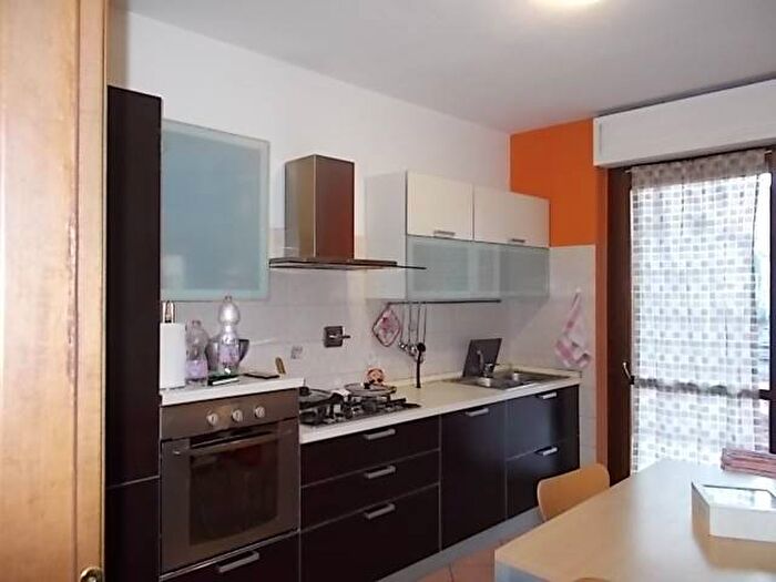 Appartamento quadrilocale in affitto in Via Salerno, Aurora, Torino