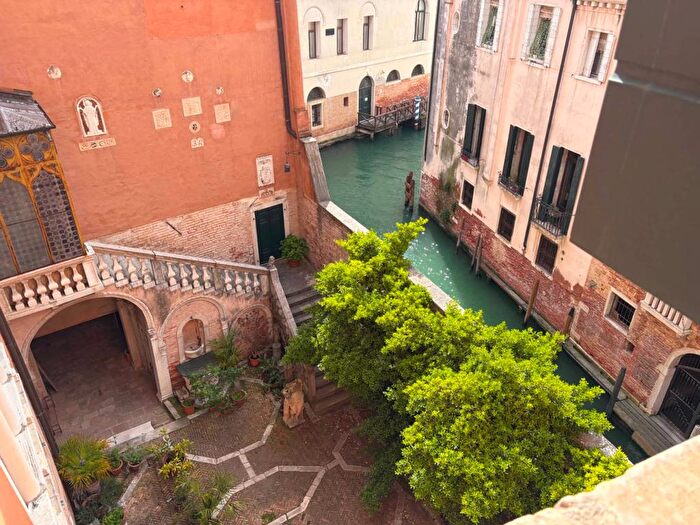 Appartamento quadrilocale in affitto in Santi Giovanni e Paolo Santa Maria Formosa, Venezia