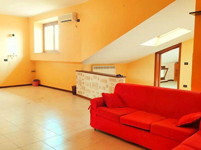 Appartamento con 5 locali in vendita in Strada Provinciale per San Valentino, Scafa