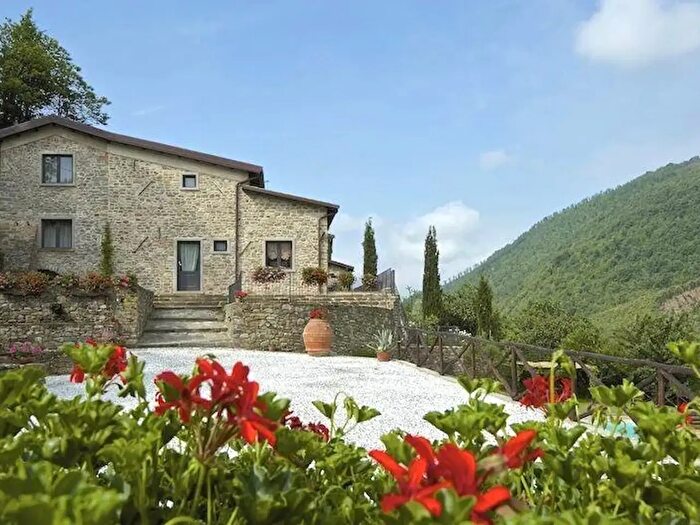 Casa con 10 locali in vendita in Fivizzano