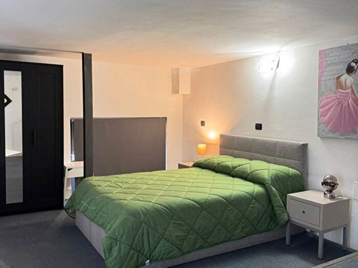 Appartamento bilocale in affitto in Via Leonardo Bruni, Dergano, Milano