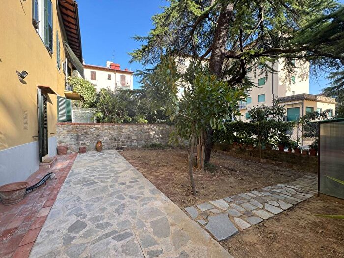 Appartamento trilocale in affitto in Campo di Marte, Firenze